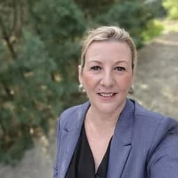 Alejandra de Luis