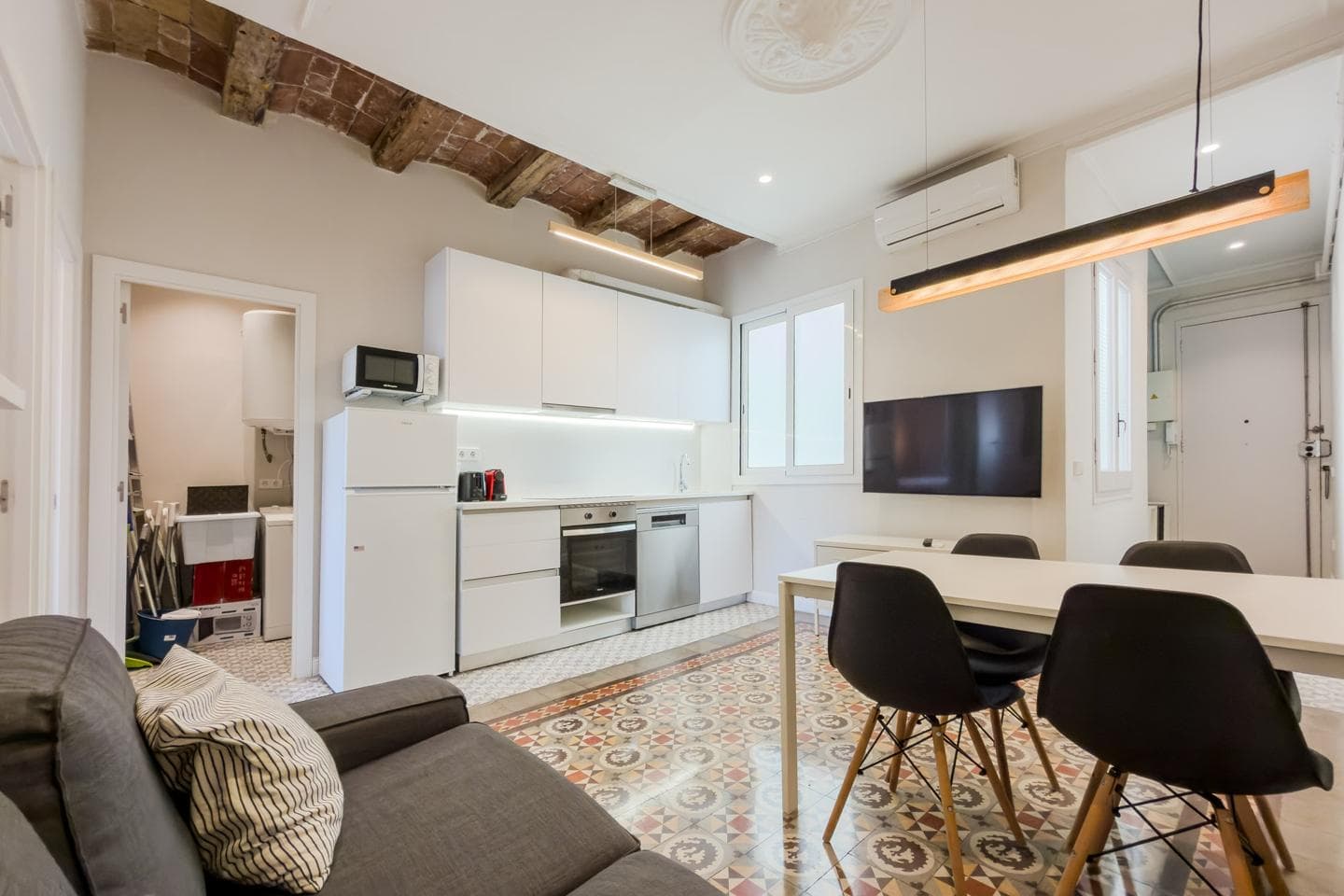 Piso reformado 2 hab. en Gracia, Barcelona